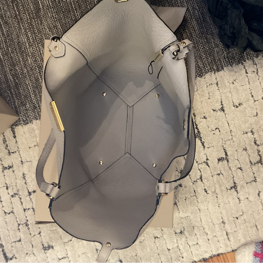AUTHENTIC  BURBERRY  MEDIUM CANTERBURY  TOTE BAG IN LIGHT GRAYISH TAUPE - Picture 10 of 14